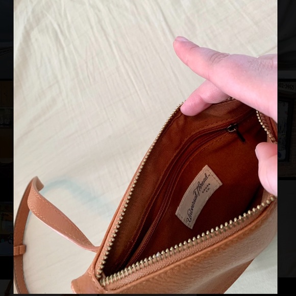 Chestnut Brown Leather Fannypack - Picture 4 of 4